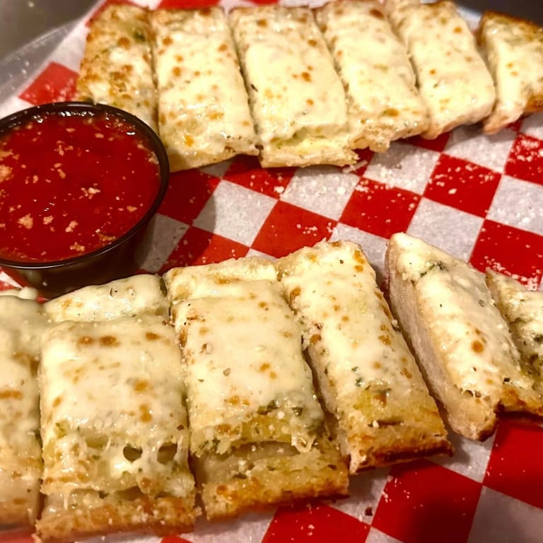 Garlic Bread: A Savory Italian Appetizer